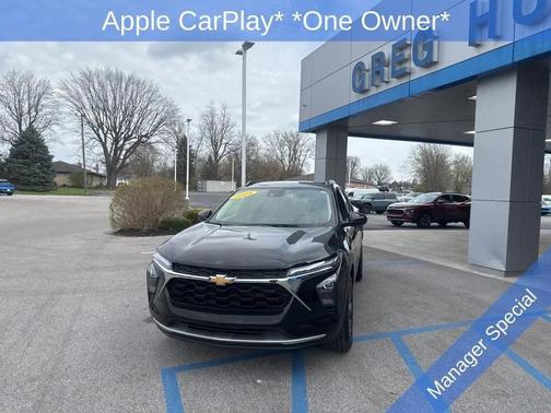Mosaic Black Metallic 2025 Chevrolet Trax LT