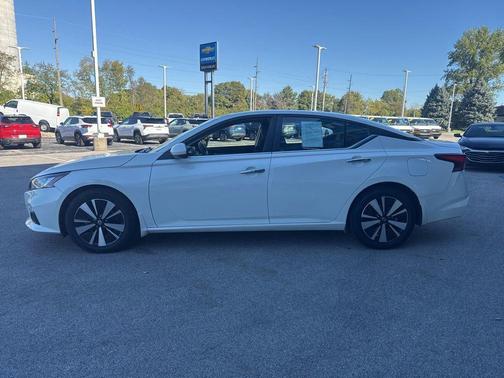 2021 Nissan Altima 2.5 SV