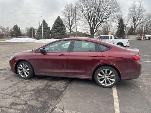 2016 Chrysler 200 S