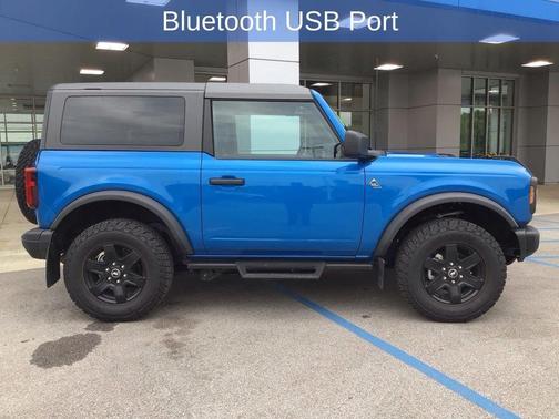 Velocity Blue Metallic 2024 Ford Bronco Black Diamond