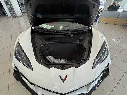 Arctic White 2026 Chevrolet Corvette Z06