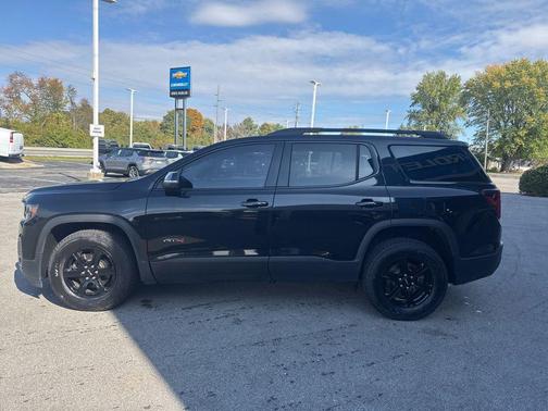 2023 GMC Acadia AWD AT4