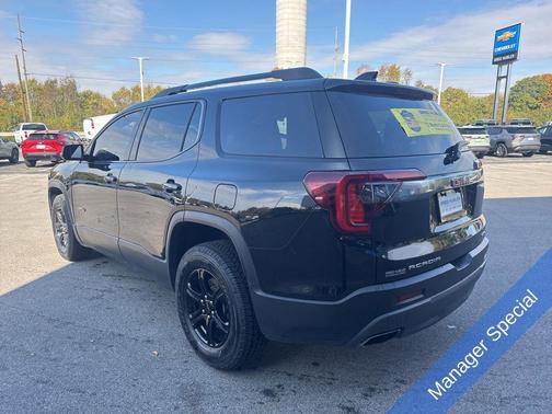 2023 GMC Acadia AWD AT4