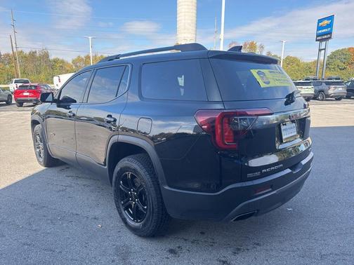 2023 GMC Acadia AWD AT4