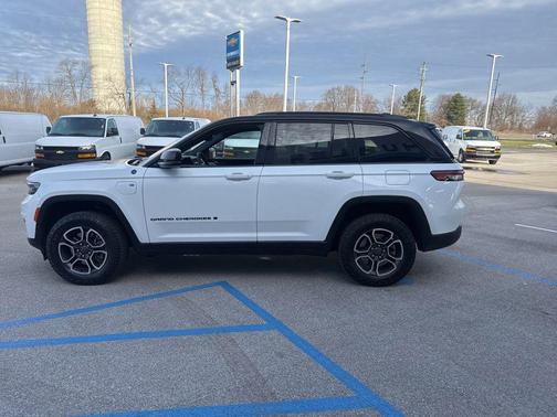 2024 Jeep Grand Cherokee 4xe Trailhawk