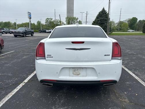 2021 Chrysler 300 Touring