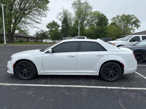 2021 Chrysler 300 Touring