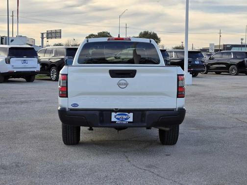 2023 Nissan Frontier S