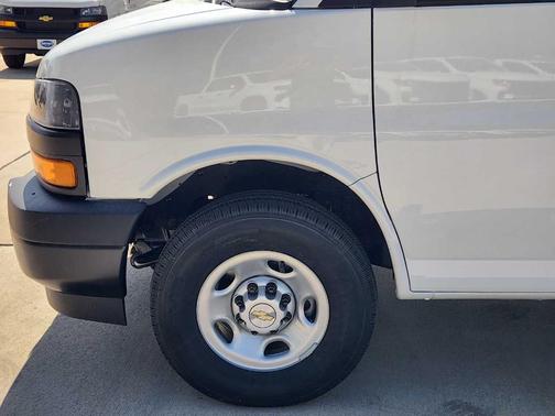 2025 Chevrolet Express 2500 Work Van