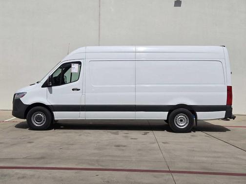 2022 Mercedes-Benz Sprinter 2500 High Roof I4