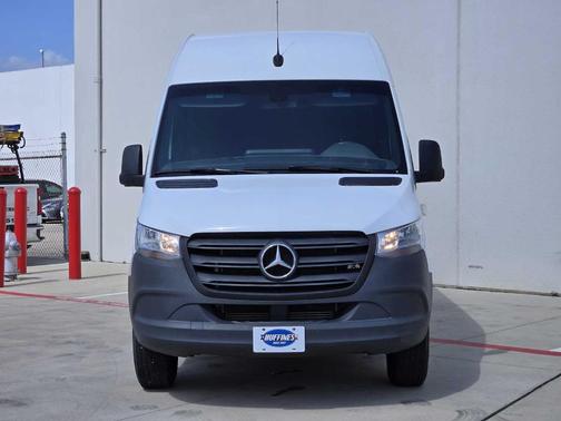 2022 Mercedes-Benz Sprinter 2500 High Roof I4
