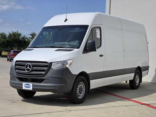 2022 Mercedes-Benz Sprinter 2500 High Roof I4