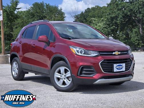 Crimson Metallic 2022 Chevrolet Trax LT