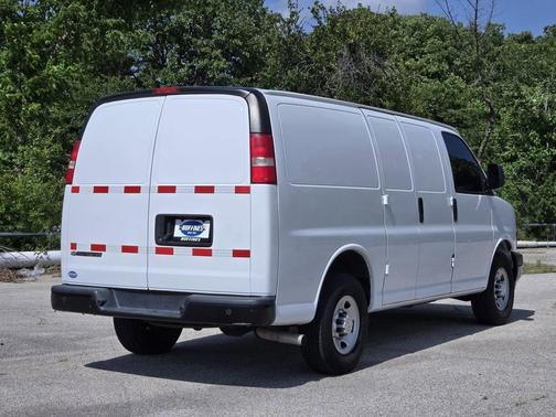 Summit White 2020 Chevrolet Express 2500 Work Van