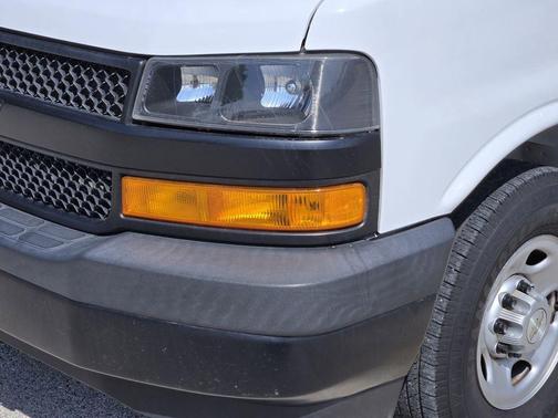Summit White 2020 Chevrolet Express 2500 Work Van