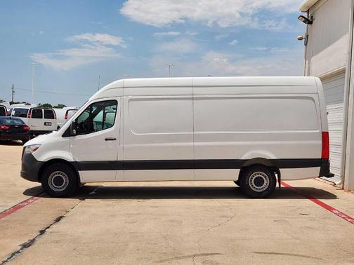 2022 Mercedes-Benz Sprinter 2500