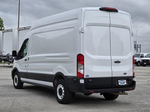 Oxford White 2023 Ford Transit-250 Base