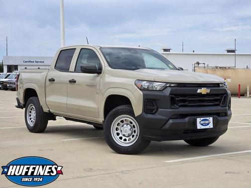 Sand Dune Metallic 2024 Chevrolet Colorado WT