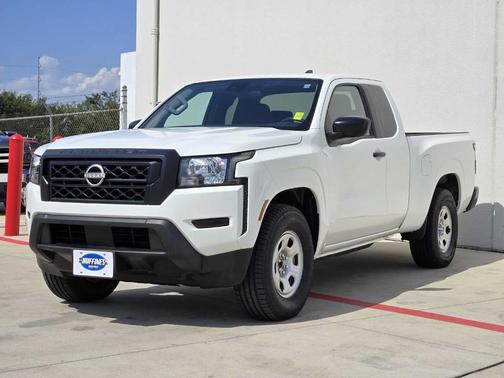 2024 Nissan Frontier S