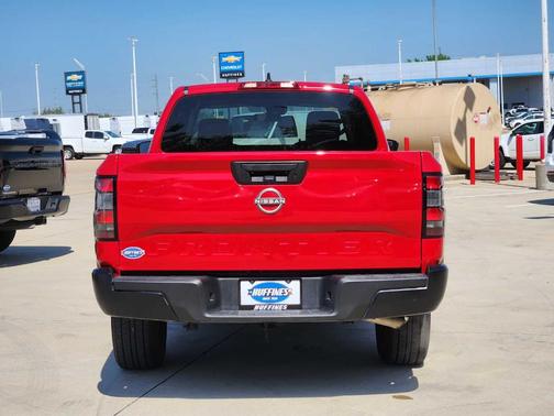 2022 Nissan Frontier S