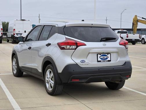 2020 Nissan Kicks S