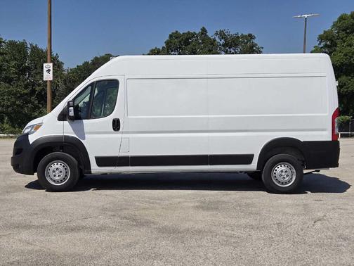 Bright White Clearcoat 2025 RAM ProMaster 2500 High Roof