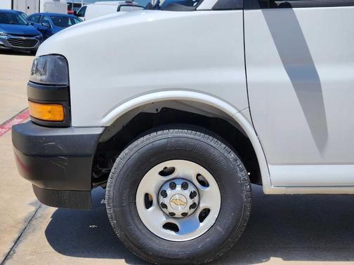 2025 Chevrolet Express 2500 Work Van