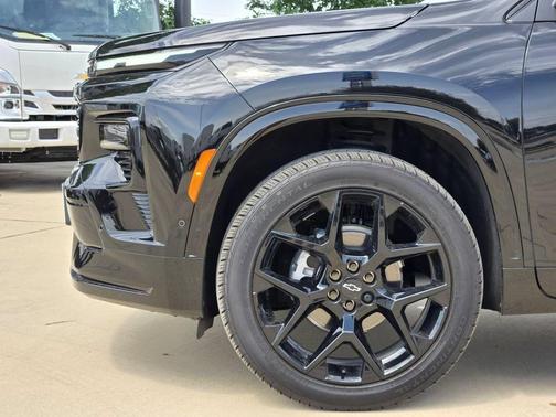 Mosaic Black Metallic 2026 Chevrolet Traverse RS