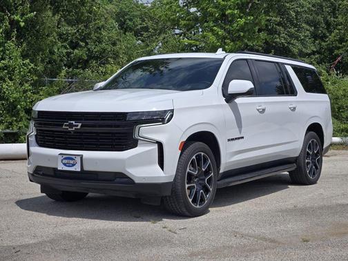 Summit White 2023 Chevrolet Suburban RST