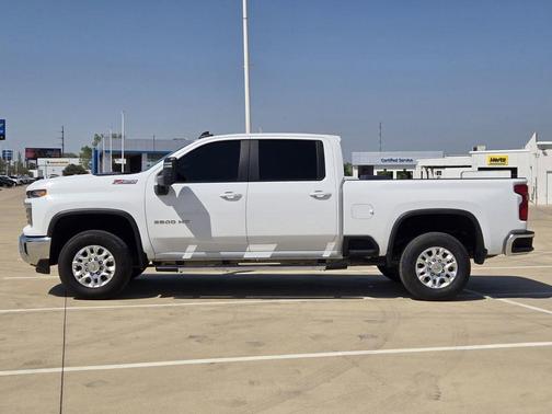 Summit White 2025 Chevrolet Silverado 2500 LT
