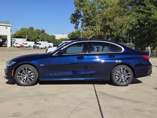 2022 BMW 330e 330e