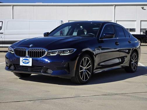 2022 BMW 330e 330e
