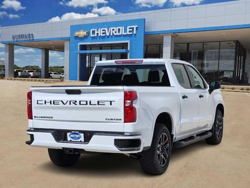 2025 Chevrolet Silverado 1500 Custom