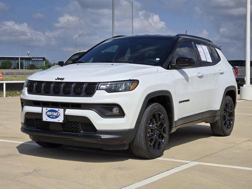 Bright White Clearcoat 2023 Jeep Compass Altitude