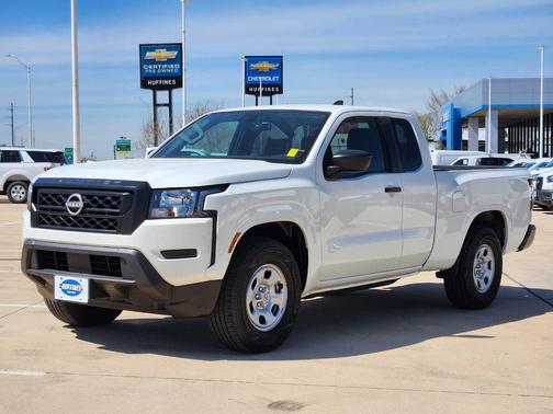 2023 Nissan Frontier S