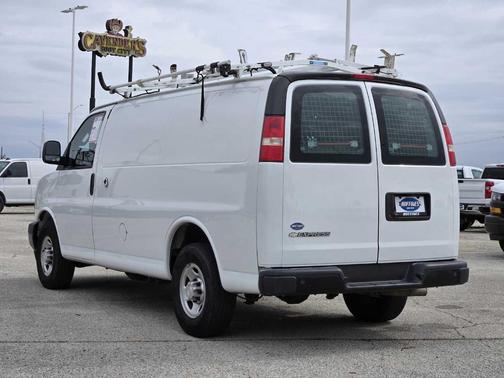 Summit White 2018 Chevrolet Express 2500 Work Van
