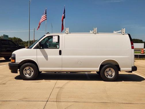 Summit White 2025 Chevrolet Express 2500 Work Van