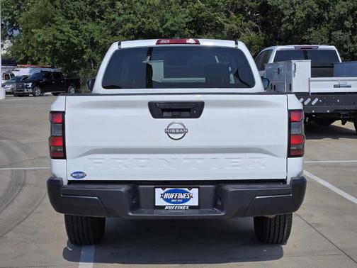 2024 Nissan Frontier S