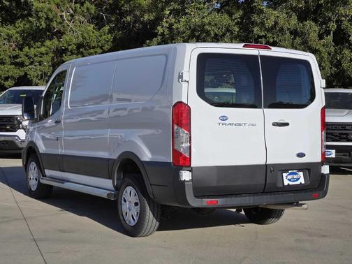 2024 Ford Transit-250 