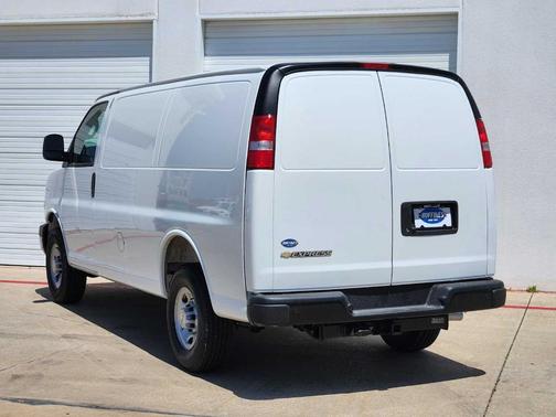 2025 Chevrolet Express 2500 Work Van