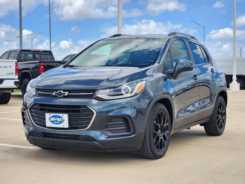 Shadow Gray Metallic 2022 Chevrolet Trax LT
