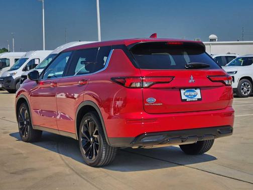 2022 Mitsubishi Outlander Black Edition
