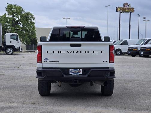 Summit White 2025 Chevrolet Silverado 2500 LTZ