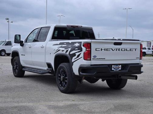 Summit White 2025 Chevrolet Silverado 2500 LTZ