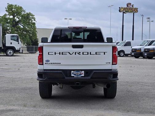 Summit White 2025 Chevrolet Silverado 2500 LTZ