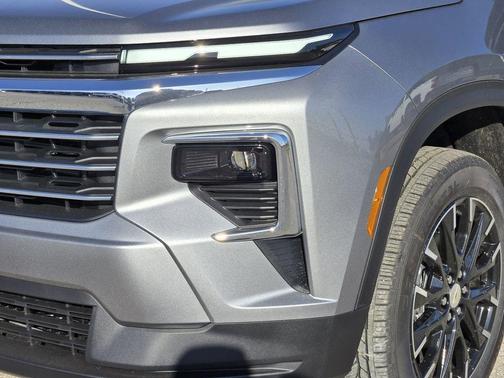 Sterling Gray Metallic 2026 Chevrolet Traverse LT