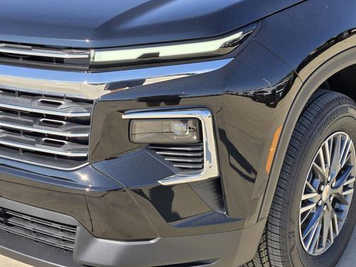 Mosaic Black Metallic 2026 Chevrolet Traverse LT