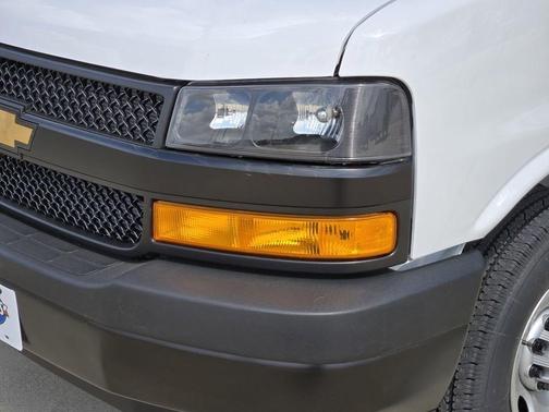 2026 Chevrolet Express 3500 LS