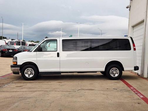 2022 Chevrolet Express 3500 LT