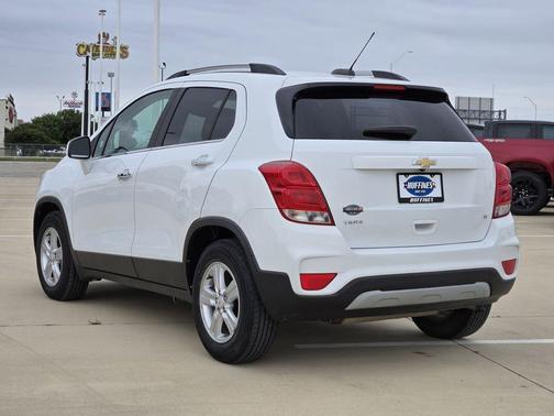 Summit White 2018 Chevrolet Trax LT